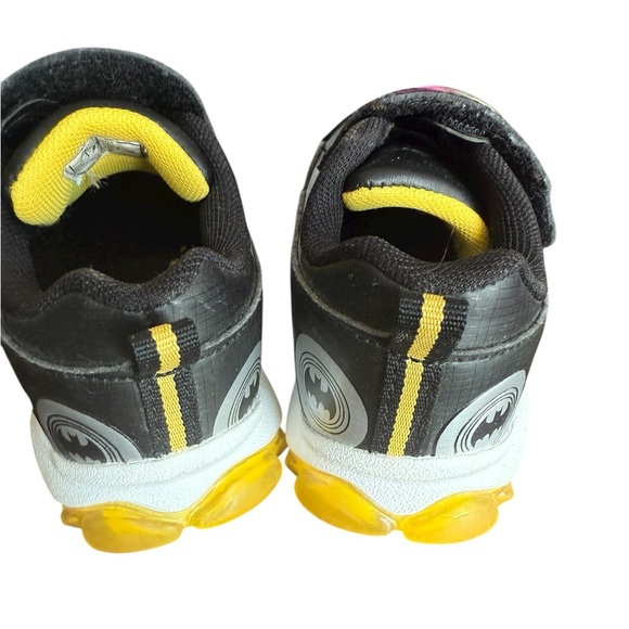DC Comics Batman Light-Up Sneakers Toddler Size 6 Black Yellow Batmobile Shoes - Picture 4 of 10